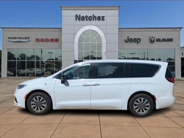 2024 Chrysler Pacifica Hybrid Select