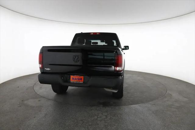 2024 Ram 1500 Classic Warlock Crew Cab 4x2 5'7" Box