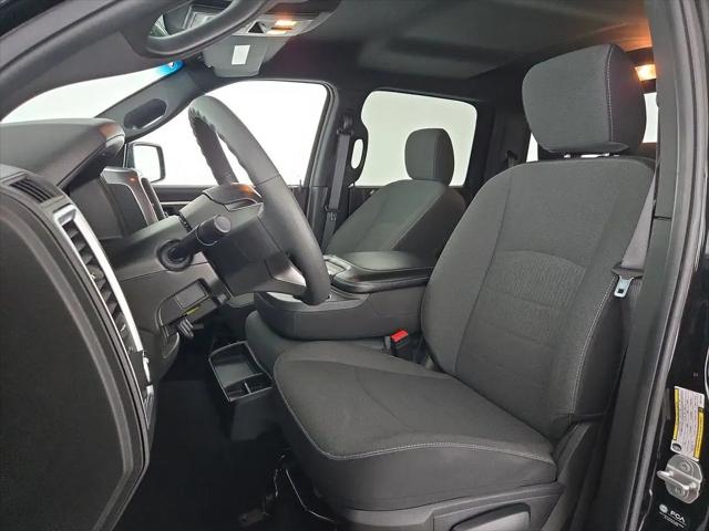2024 Ram 1500 Classic Warlock Crew Cab 4x2 5'7" Box