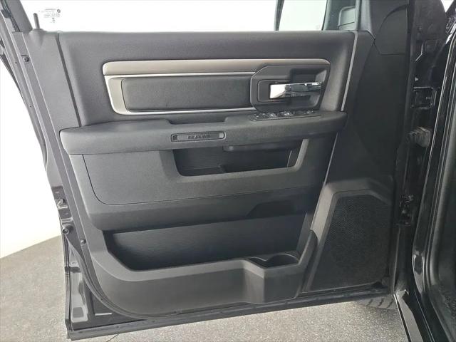 2024 Ram 1500 Classic Warlock Crew Cab 4x2 5'7" Box