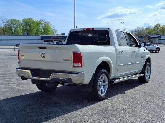 2017 RAM 1500 Laramie Crew Cab 4x4 57 Box