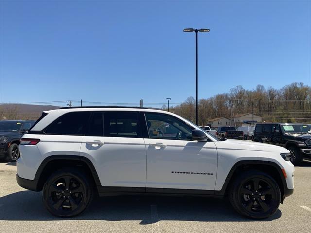 2022 Jeep Grand Cherokee Altitude 4x4
