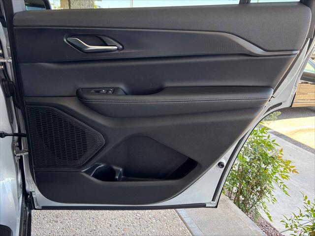 2025 Jeep Grand Cherokee L Laredo X 4x2