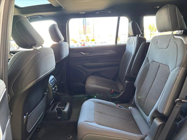 2025 Jeep Grand Cherokee L Laredo X 4x2