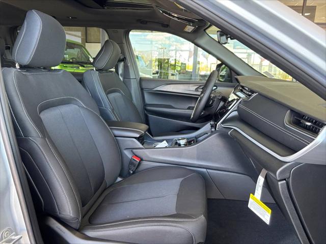 2025 Jeep Grand Cherokee L Laredo X 4x2