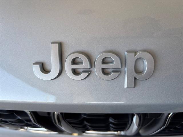 2025 Jeep Grand Cherokee L Laredo X 4x2
