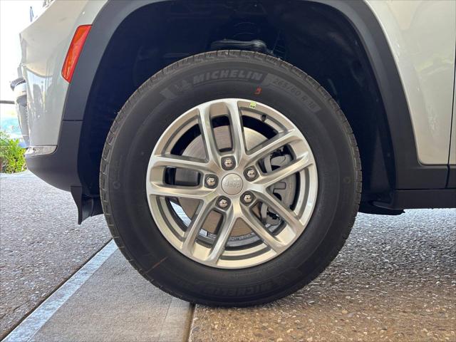 2025 Jeep Grand Cherokee L Laredo X 4x2