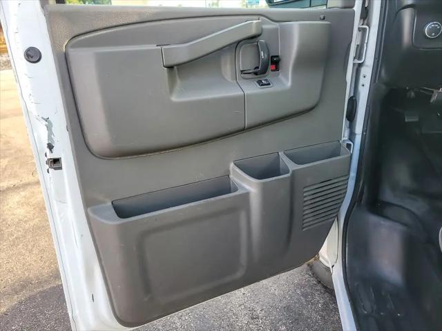2022 GMC Savana Cargo RWD 2500 Regular Wheelbase Work Van
