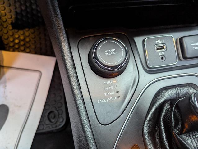 Used 2020 Jeep Cherokee For Sale in Jackson, MI