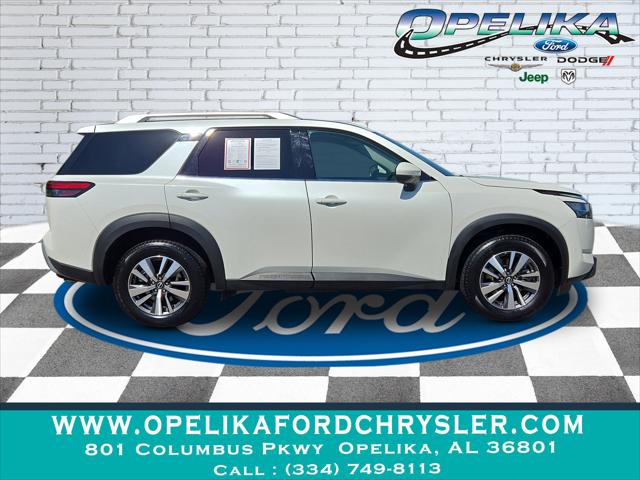 2023 Nissan Pathfinder SL FWD