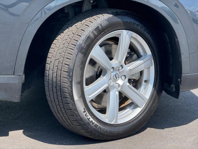 2022 Volvo XC90 T5 Momentum 7 Passenger