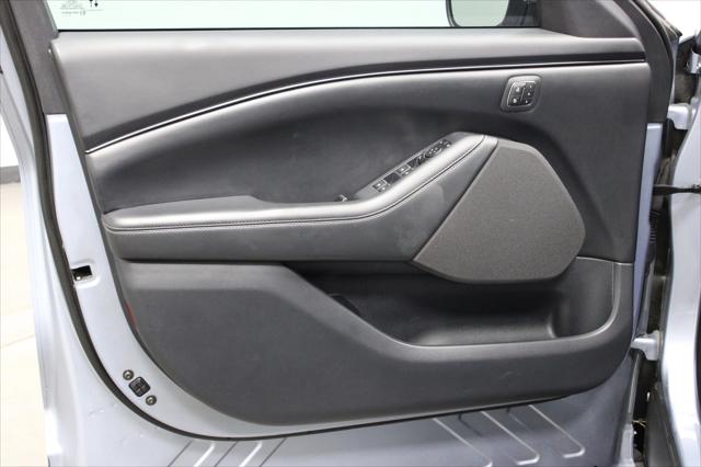2022 Ford Mustang Mach-E Select