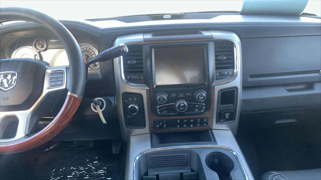 2017 RAM 2500 Laramie Crew Cab 4x4 64 Box 2017 RAM 2500 Laramie Crew Cab 4x4 64 Box