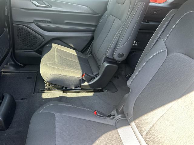 2025 Jeep Grand Cherokee L Laredo X 4x4
