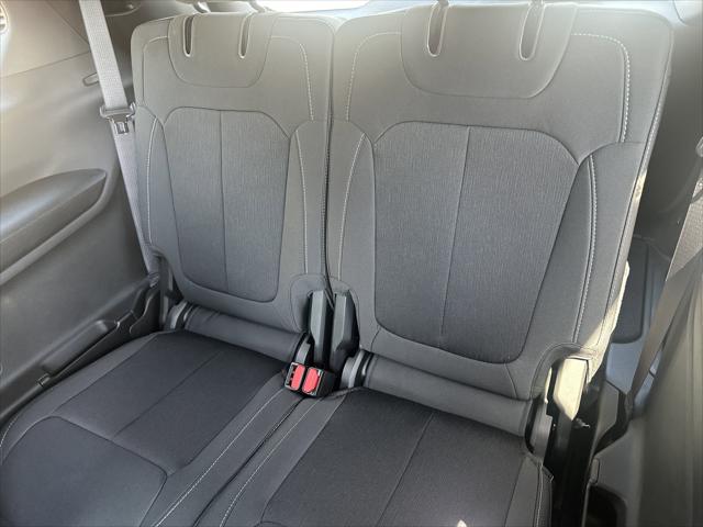 2025 Jeep Grand Cherokee L Laredo X 4x4