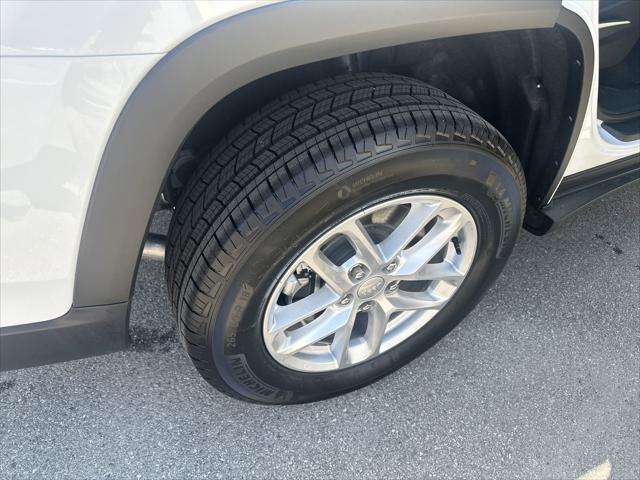 2025 Jeep Grand Cherokee L Laredo X 4x4