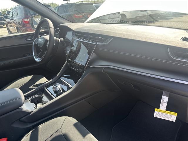 2025 Jeep Grand Cherokee L Laredo X 4x4