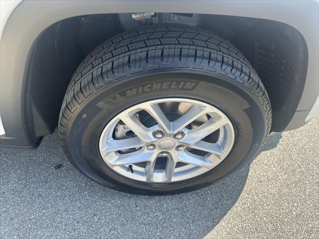 2025 Jeep Grand Cherokee L Laredo X 4x4