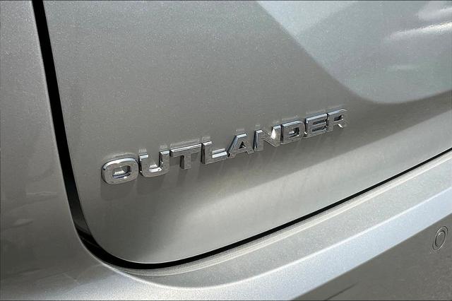 2025 Mitsubishi Outlander PHEV ES S-AWC