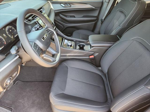 2025 Jeep Grand Cherokee L Laredo X 4x2