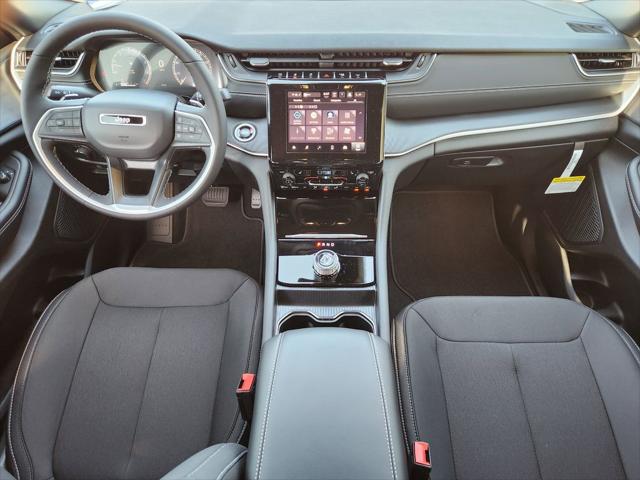 2025 Jeep Grand Cherokee L Laredo X 4x2