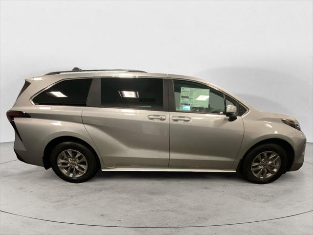 2025 Toyota Sienna LE