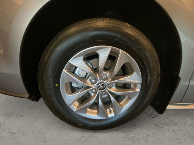 2025 Toyota Sienna LE