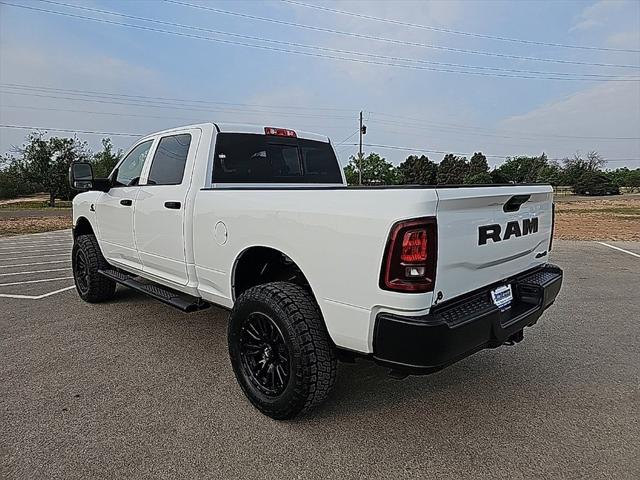 2017 RAM 2500 Tradesman Crew Cab 4x4 64 Box