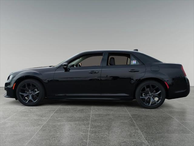 2023 Chrysler 300 Touring L