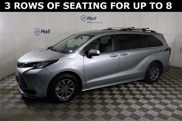 2021 Toyota Sienna LE