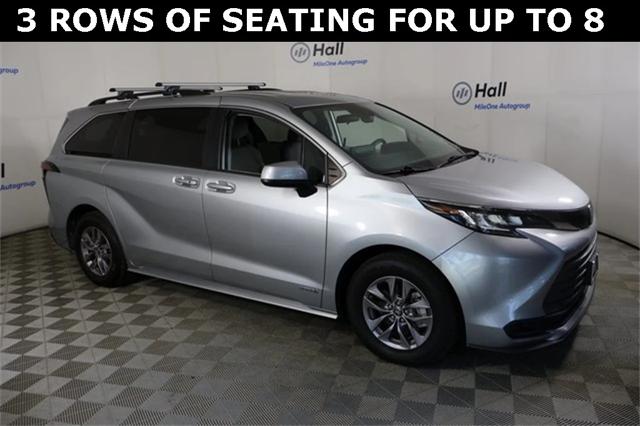 2021 Toyota Sienna LE