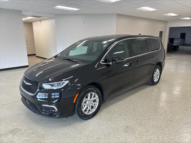 2025 Chrysler Pacifica PACIFICA SELECT