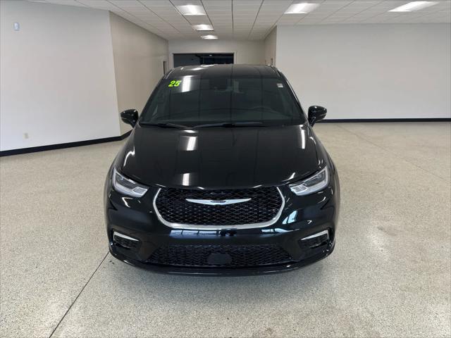 2025 Chrysler Pacifica PACIFICA SELECT