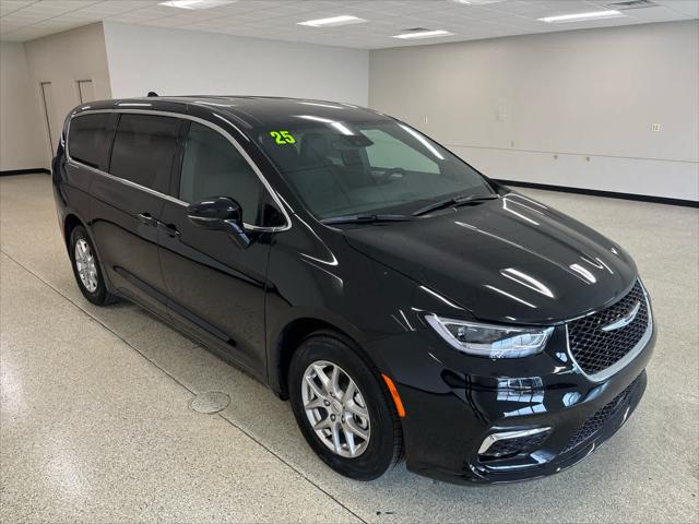 2025 Chrysler Pacifica PACIFICA SELECT