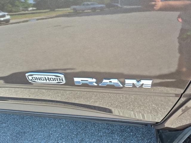 2020 RAM 2500 Laramie Longhorn Crew Cab 4X4 64 Box