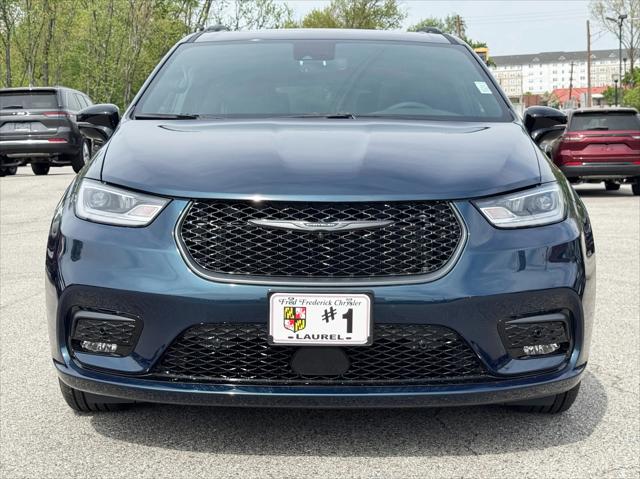 2025 Chrysler Pacifica Hybrid PACIFICA PLUG-IN HYBRID S APPEARANCE