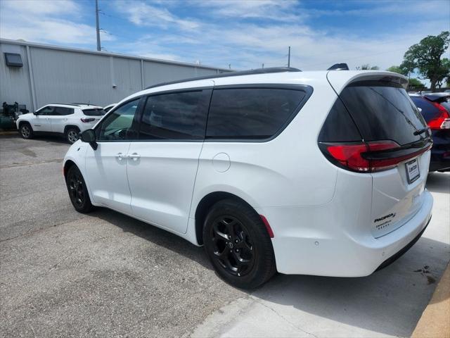 2025 Chrysler Pacifica Hybrid PACIFICA PLUG-IN HYBRID S APPEARANCE