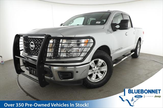 2018 Nissan TITAN SV