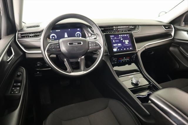2023 Jeep Grand Cherokee L Laredo 4x4