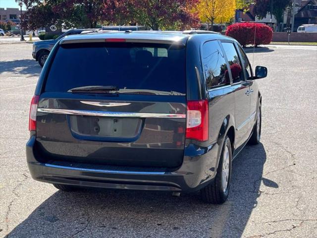 2011 Chrysler Town & Country Touring-L