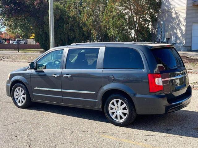 2011 Chrysler Town & Country Touring-L
