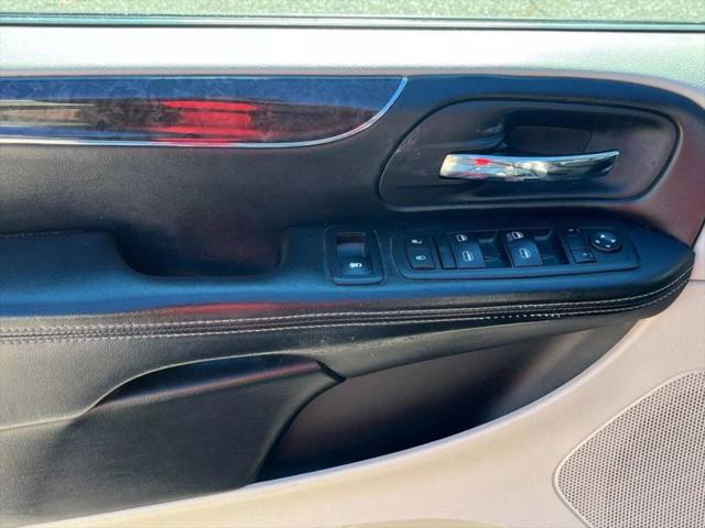 2011 Chrysler Town & Country Touring-L
