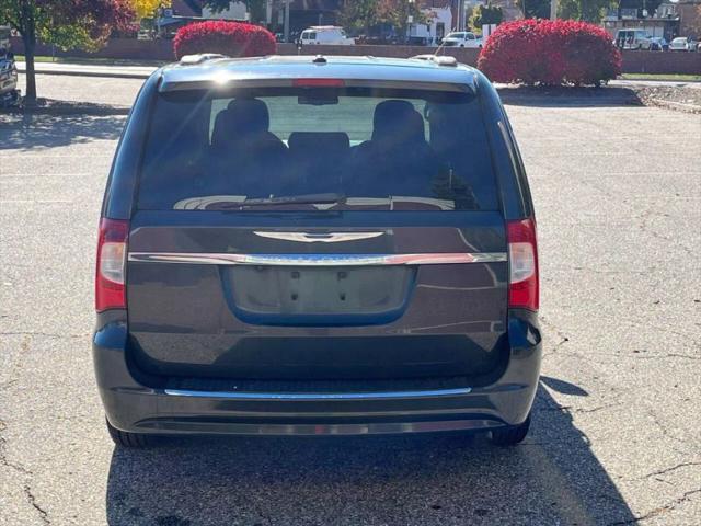 2011 Chrysler Town & Country Touring-L