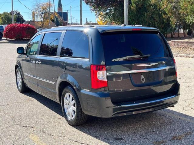 2011 Chrysler Town & Country Touring-L