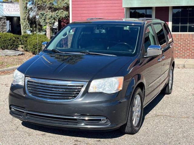 2011 Chrysler Town & Country Touring-L