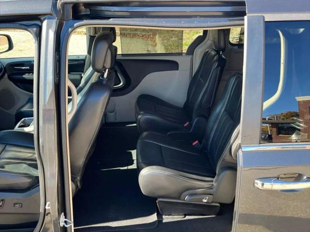 2011 Chrysler Town & Country Touring-L