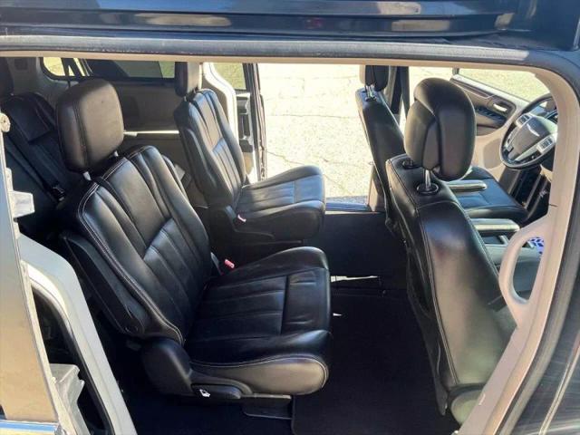 2011 Chrysler Town & Country Touring-L
