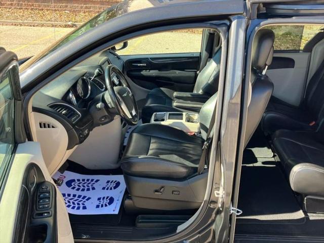 2011 Chrysler Town & Country Touring-L