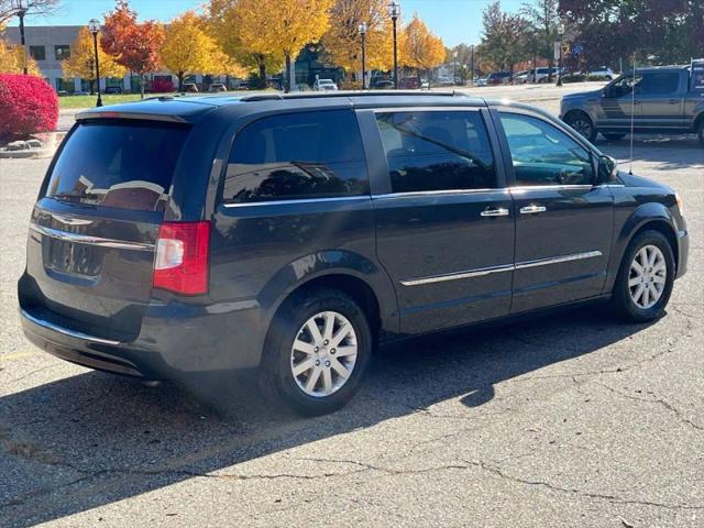 2011 Chrysler Town & Country Touring-L