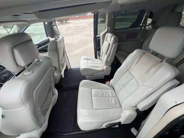 2012 Chrysler Town & Country Limited